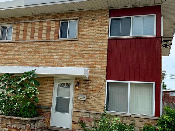 2nd image of 150 E Northwest Hwy APT I