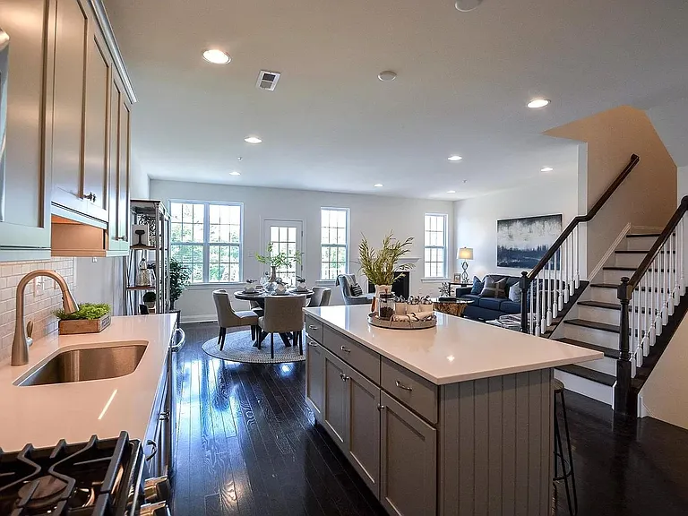 133 Woodwinds Dr — Photo 10