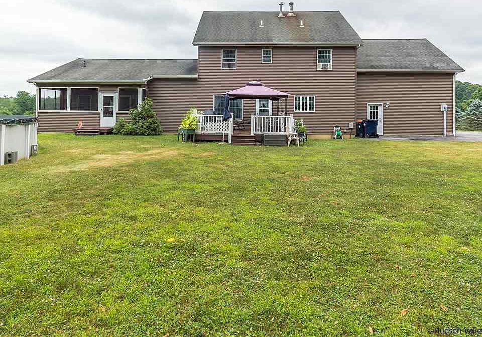 1st image of 28 Quaker Farm Trl