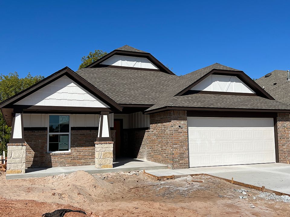 1st image of 202 Mountain Laurel Dr