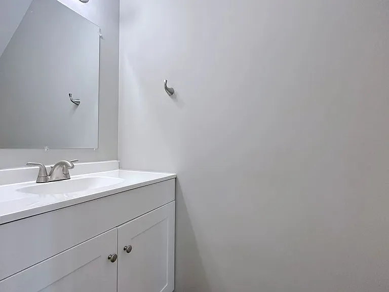 2436 Moran St — Photo 13