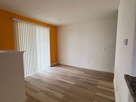 5th image of 2371 Northshore Dr