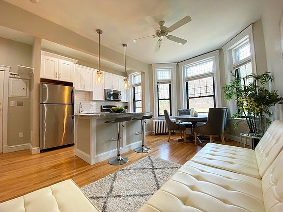 4th image of 324 Chestnut Hill Ave APT 1