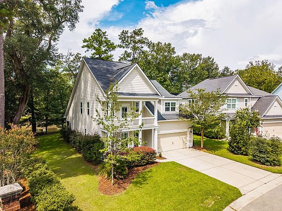 3rd image of 2576 Larch Ln