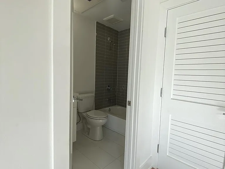 5301 Connecticut Ave NW #202 — Photo 10
