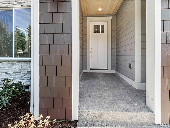 2nd image of 16817 124th Avenue Ct E