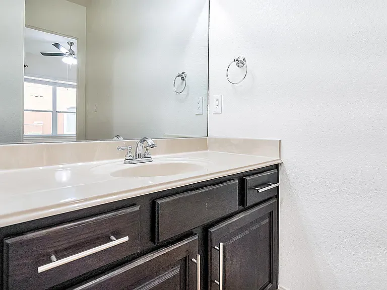 24711 Faraday — Photo 32