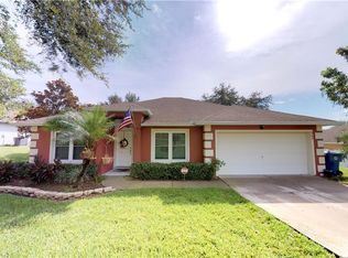 945 Lakeview Oaks Dr, Minneola, FL 34715