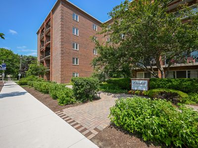 519 N Main St APT 5B-N, Glen Ellyn, IL, 60137