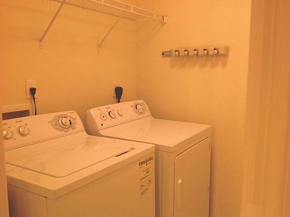 5th image of 11401 NW 89th St APT 210
