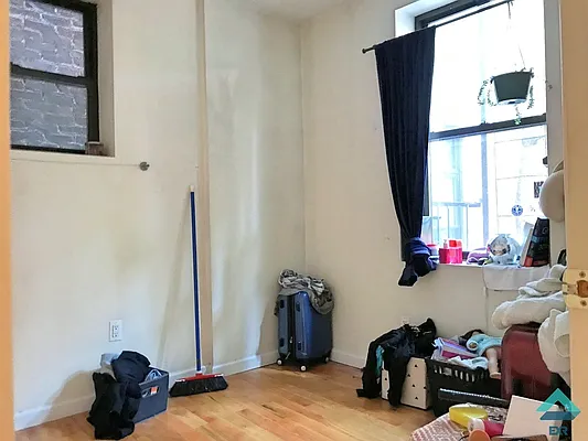 Rented by EXR | media 4