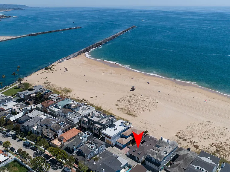 2124 E Oceanfront — Photo 32