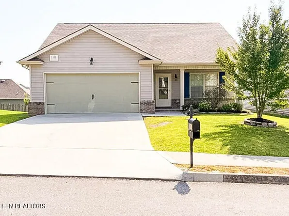 1939 Mahogany Wood Trl, Knoxville, TN 37920