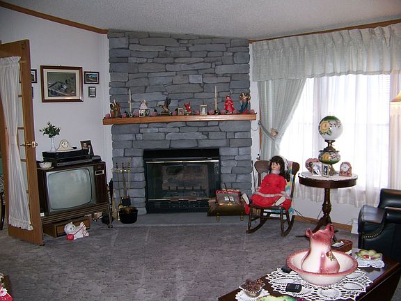 Large living room with gas fireplace