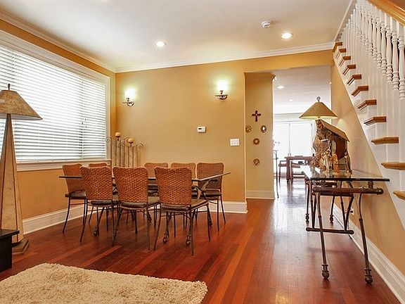 3rd image of 1418 Florence Ave