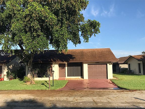 3rd image of 1689 SW 19th Ave