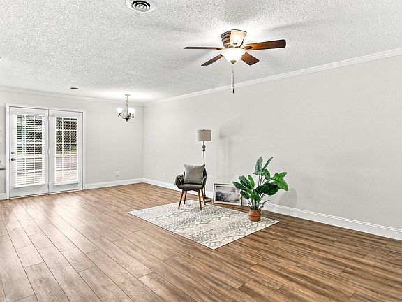 5th image of 1115 Blinken St