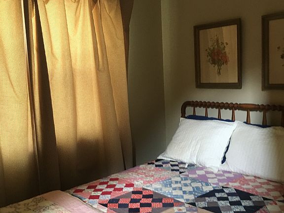 "cove bed" above family room