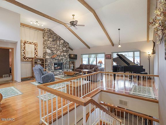 4th image of 3727 Woodhams Ave