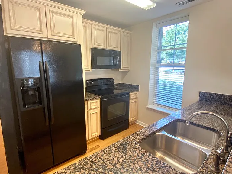 11 Maverick Dr — Photo 125