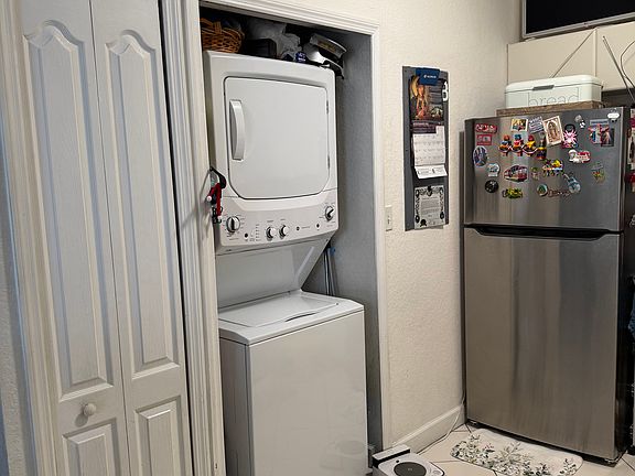 Pantry, Washer/Dryer, Stainless Steel Refrigerator