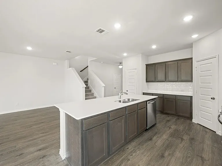 402 Saddle Ct #402 — Photo 7