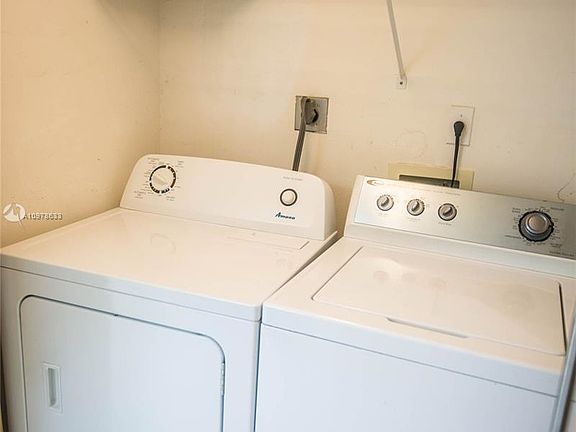 5th image of 2618 SE 20th Ct #202-B
