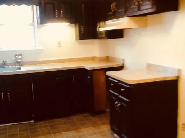 5 Paynter Dr, Wilmington, DE 19809