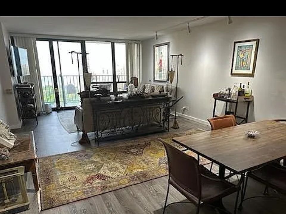 1st image of 1636 N Wells St APT 3015