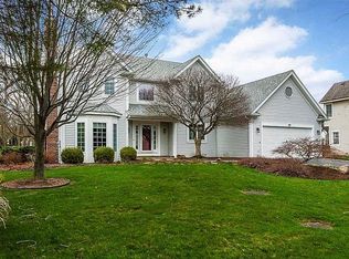19 Feathery Cir, Penfield, NY 14526
