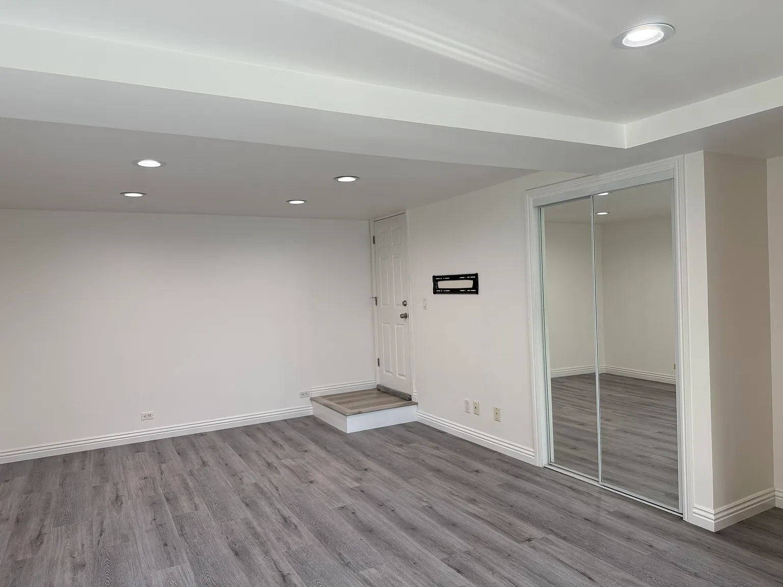 Catalpa Way, San Bruno — Photo 2