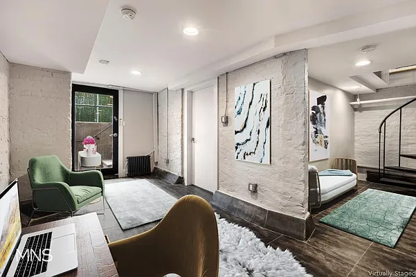 Rented by MNS | media 24