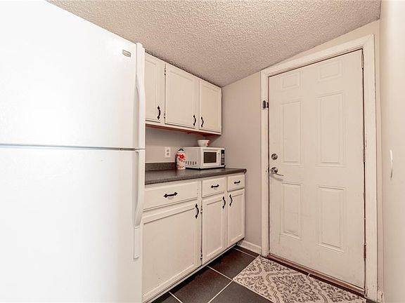 3rd image of 4501 N Walrond Ave