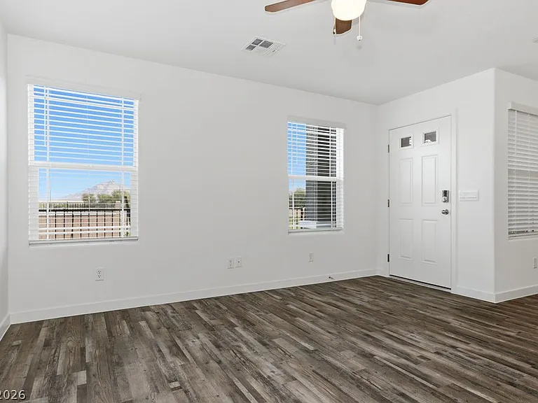 482 Golden Myna Ave — Photo 8