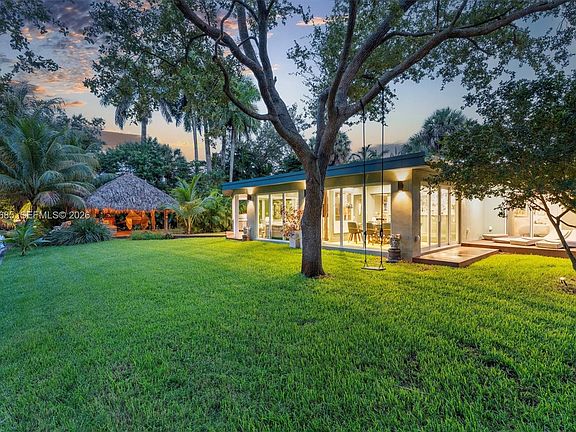 3rd image of 11377 W Biscayne Canal Rd