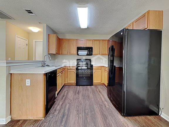 3rd image of 112 Willow Lakes Ct