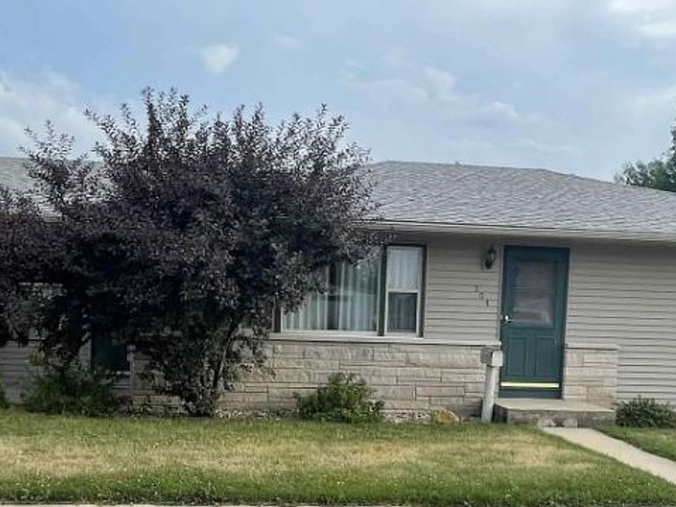 1st image of 504 17th Ave