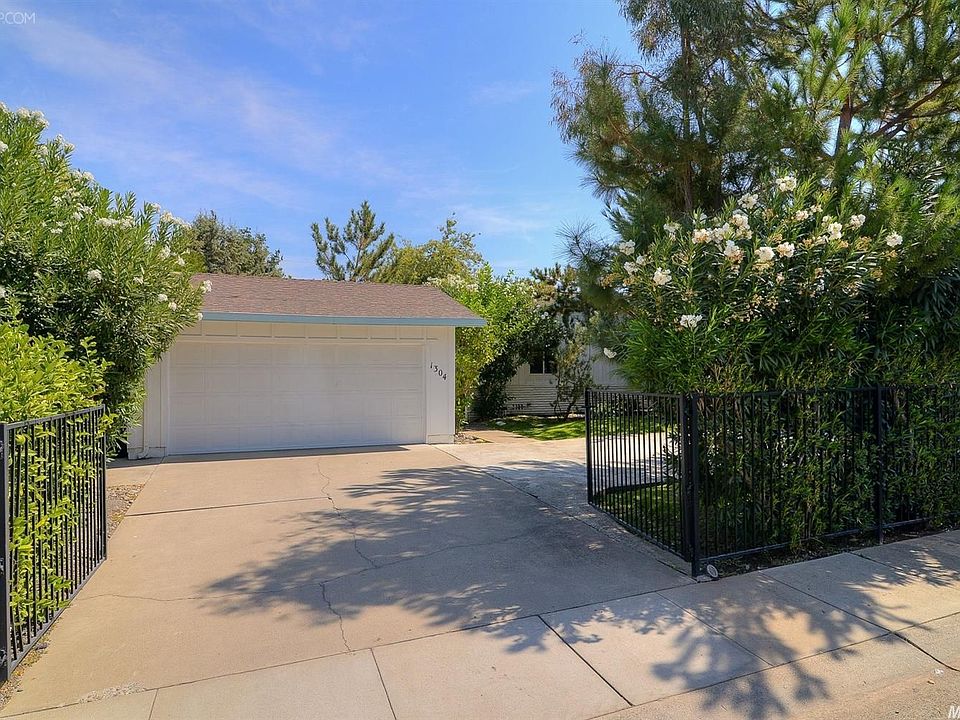 1st image of 1304 Topaz Way