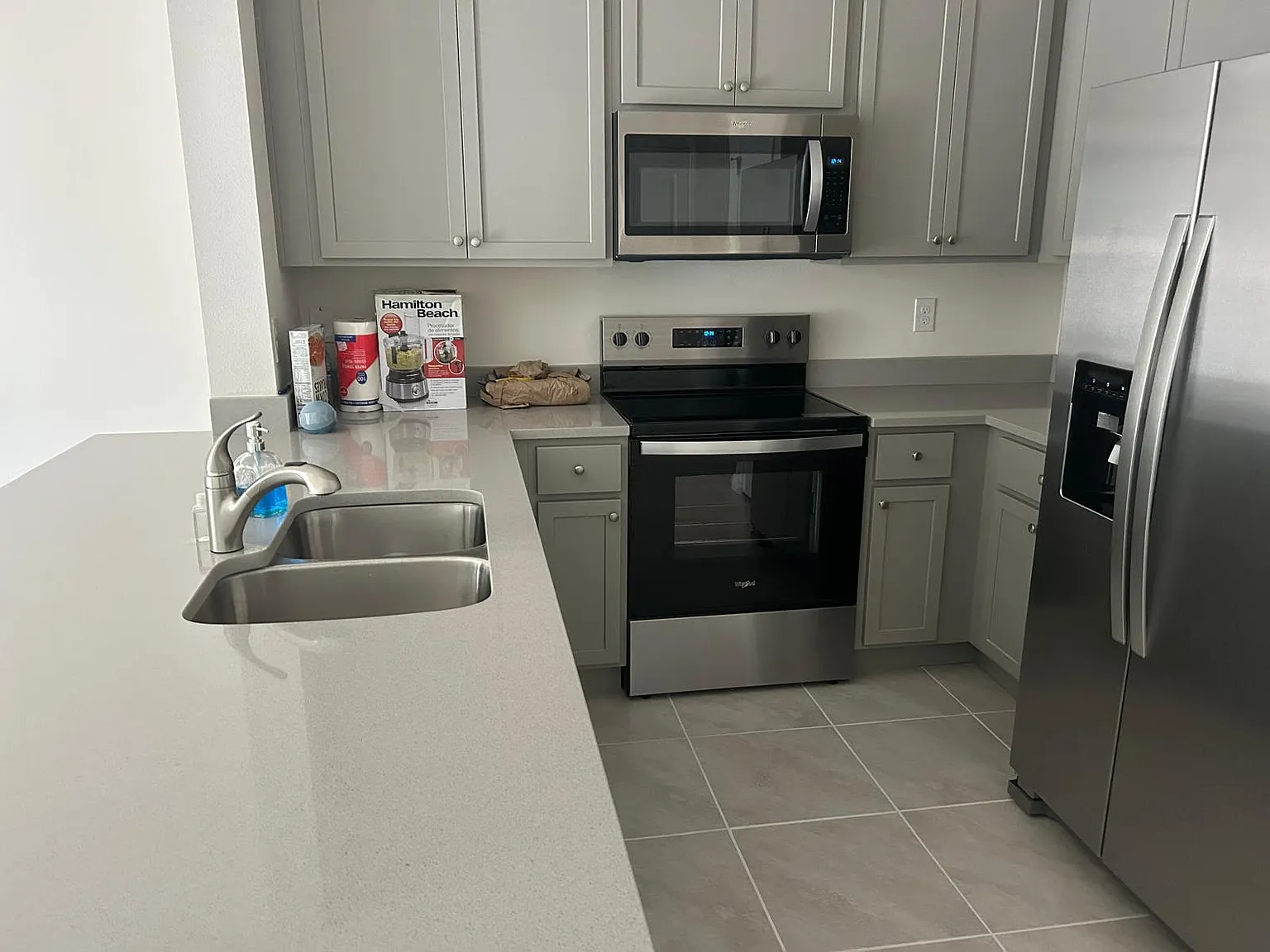 3 bed, 2.5 bath, 1464 sqft, $1,960 — Photo 2