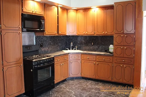 Rented by aptsandlofts.com | media 21