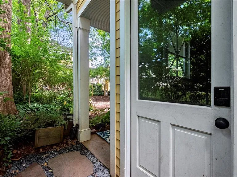 1065 Washita Ave NE #B — Photo 25