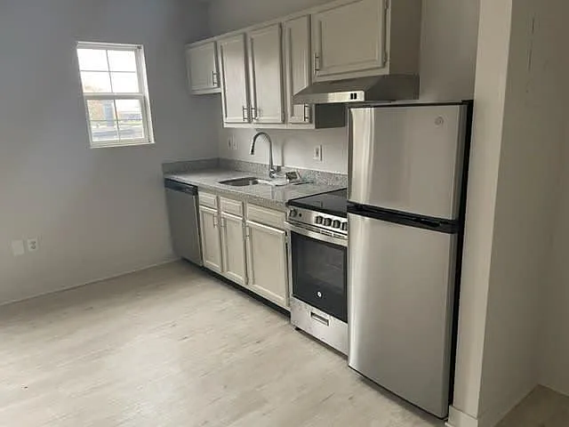 703 N Shore Dr — Photo 4