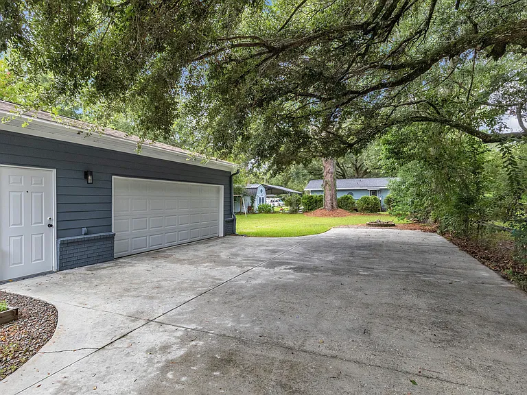 1225 Winston St — Photo 40