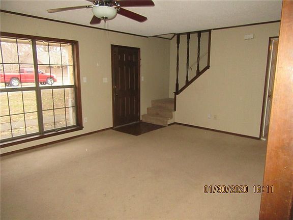 4th image of 304 W Magnolia St