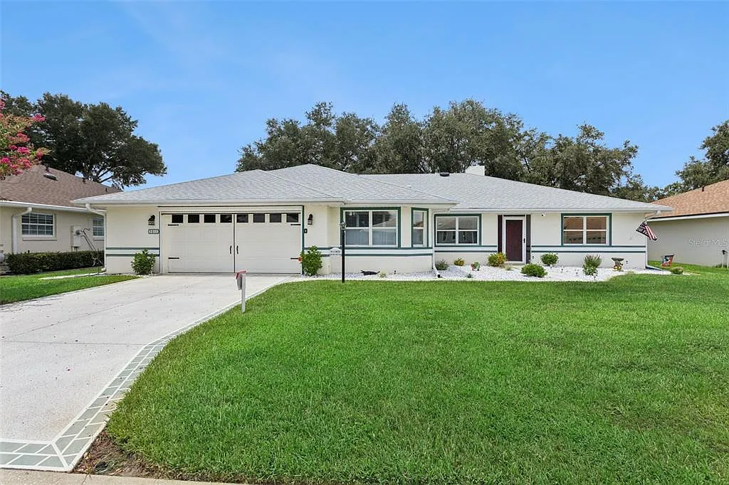 2 bed, 2.0 bath, 2166 sqft, $2,300 — Photo 1