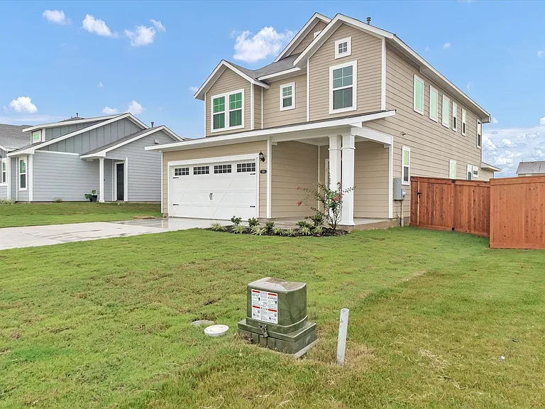 135 Lyndon Dr — Photo 3