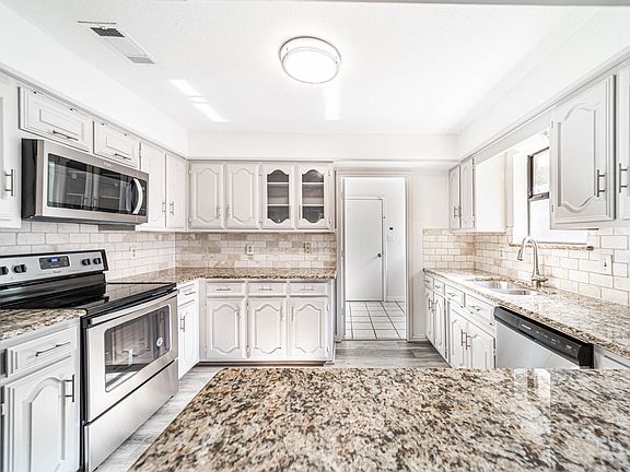 3rd image of 8740 Woodstream Dr