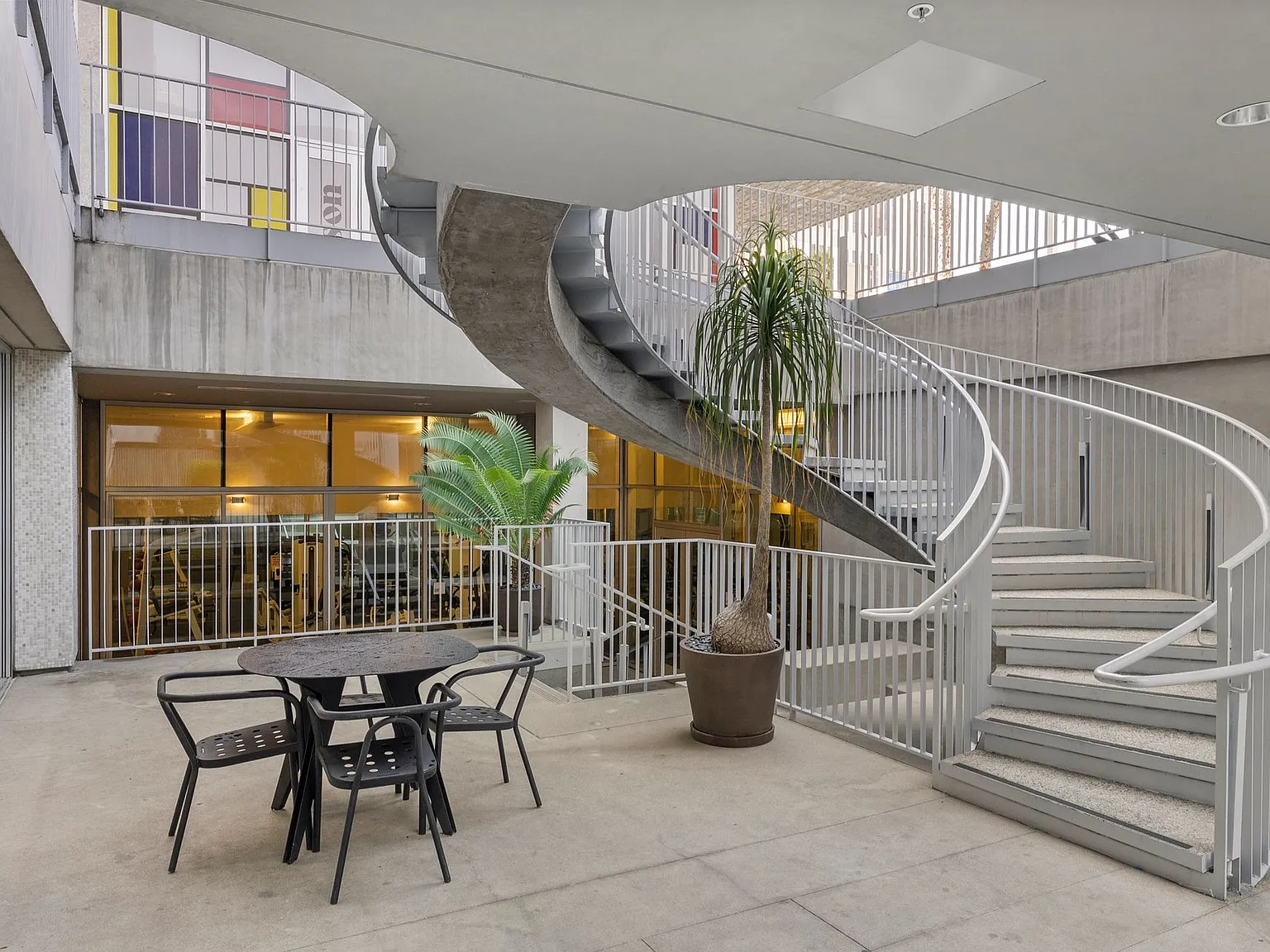 Edison Long Beach — Photo 3