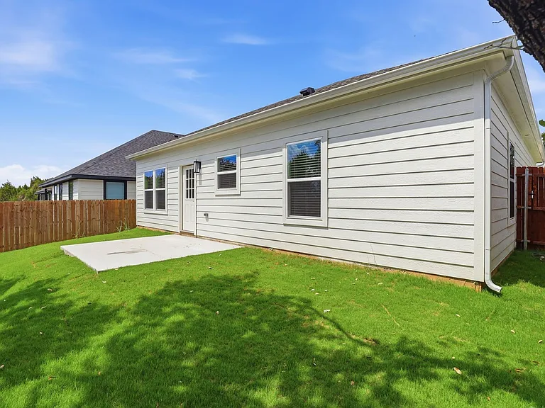 5718 Barkridge Dr — Photo 23