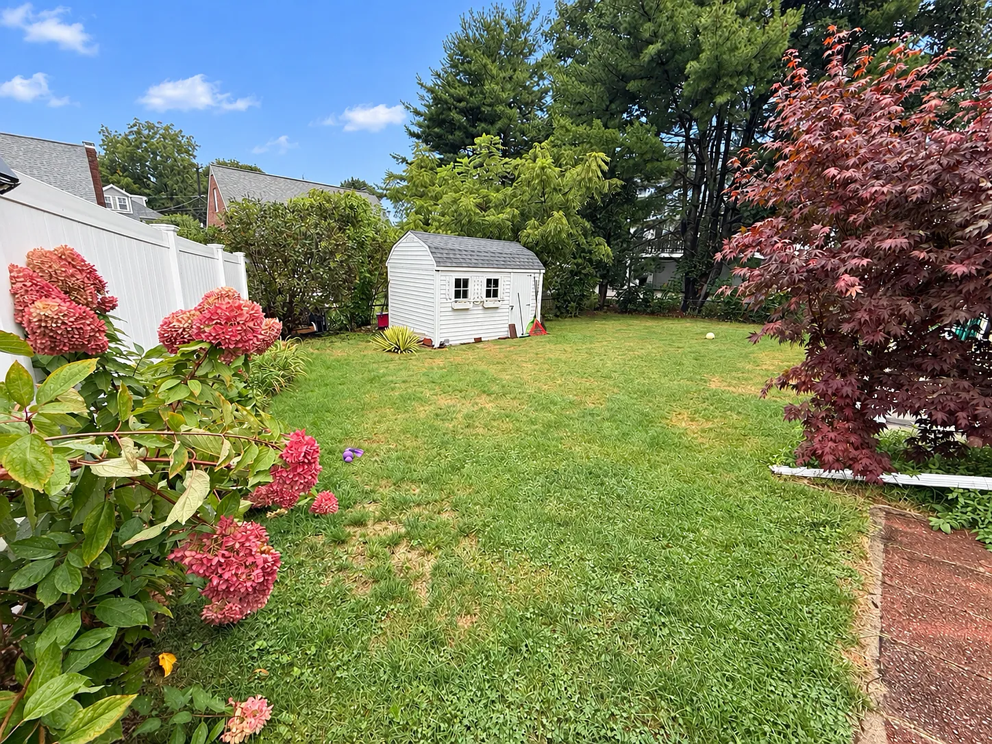 5 bed, 3000 sqft, $6,000 — Photo 2